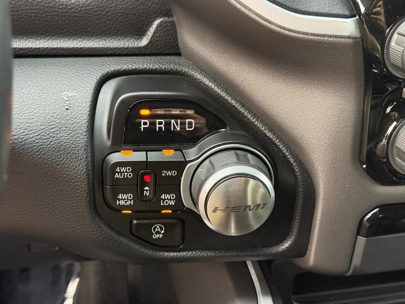 Ram 1500 Vehicle Full-screen Gallery Image 21