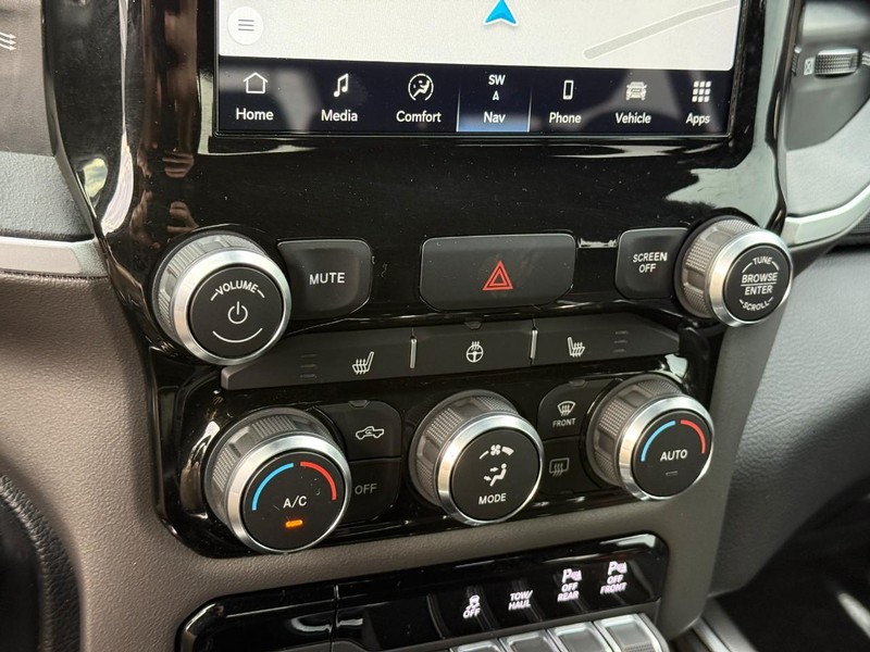 Ram 1500 Vehicle Full-screen Gallery Image 22