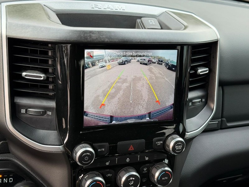 Ram 1500 Vehicle Full-screen Gallery Image 23