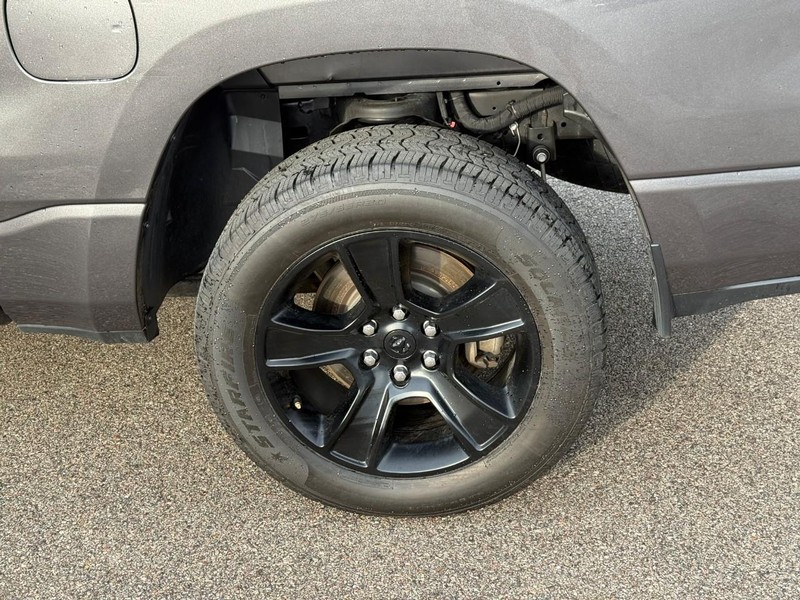 Ram 1500 Vehicle Full-screen Gallery Image 4