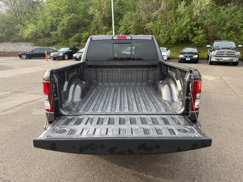 Ram 1500 Vehicle Full-screen Gallery Image 5