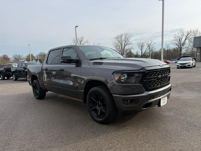 Ram 1500 Vehicle Full-screen Gallery Image 8