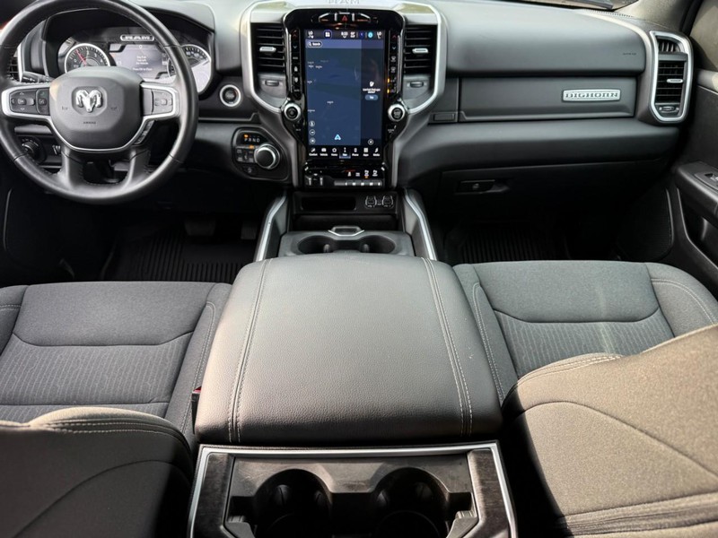 Ram 1500 Vehicle Full-screen Gallery Image 11