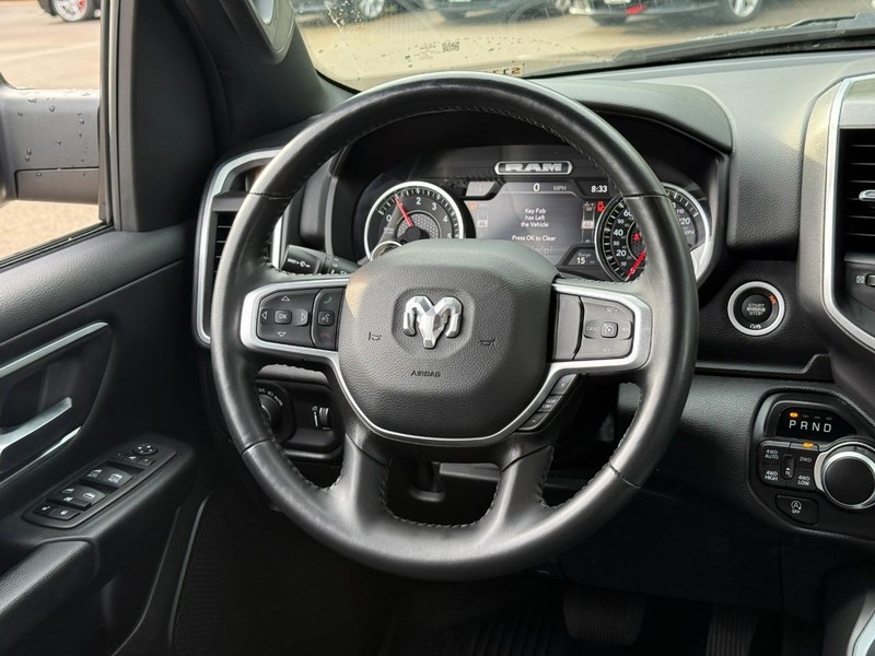 Ram 1500 Vehicle Full-screen Gallery Image 12