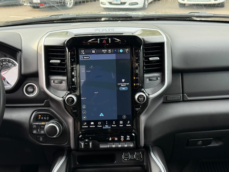 Ram 1500 Vehicle Full-screen Gallery Image 13