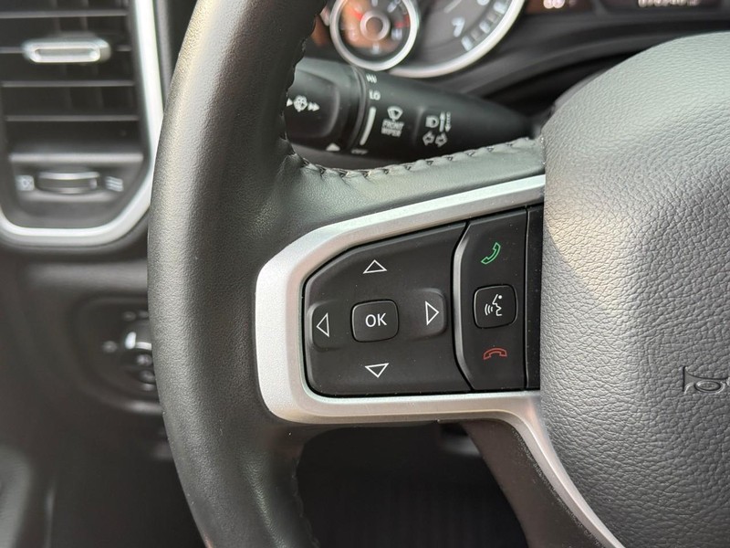 Ram 1500 Vehicle Full-screen Gallery Image 18