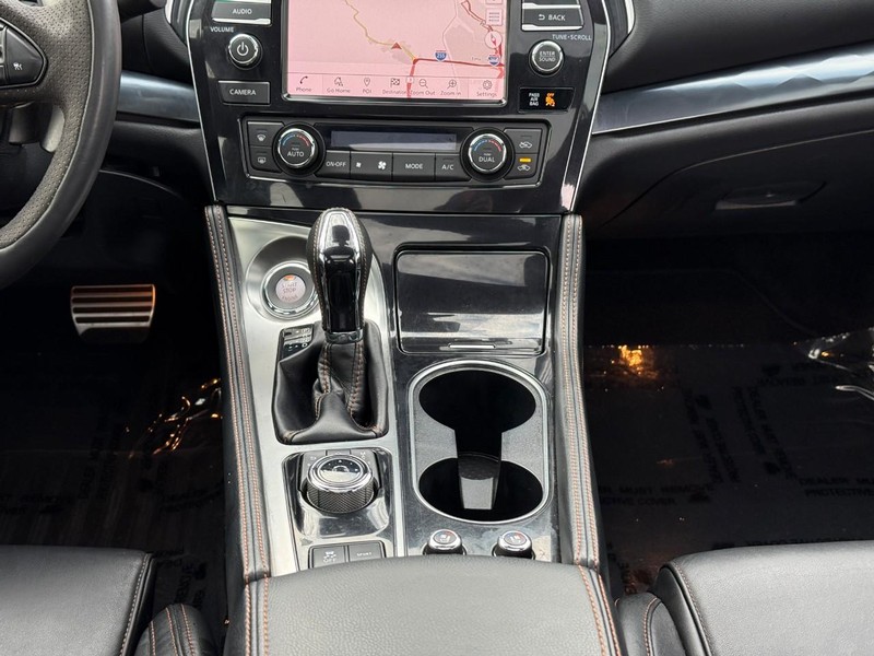 Nissan Maxima Vehicle Image 19