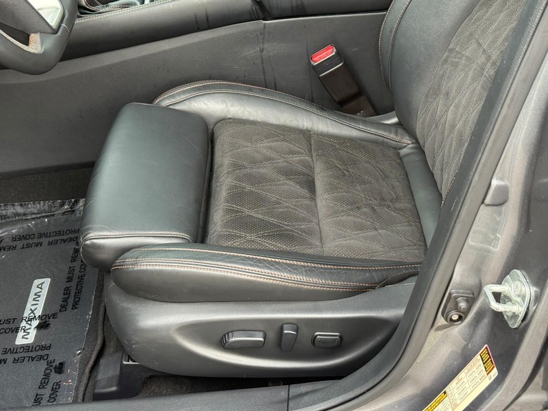Nissan Maxima Vehicle Image 22