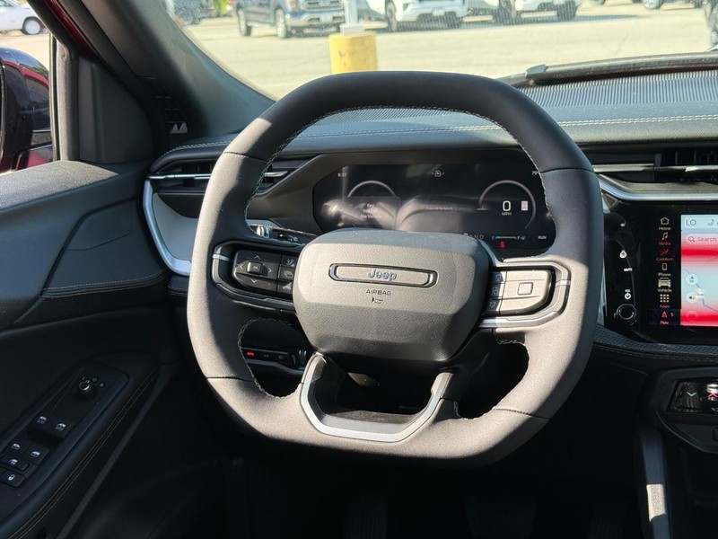 Jeep Cherokee Vehicle Full-screen Gallery Image 8