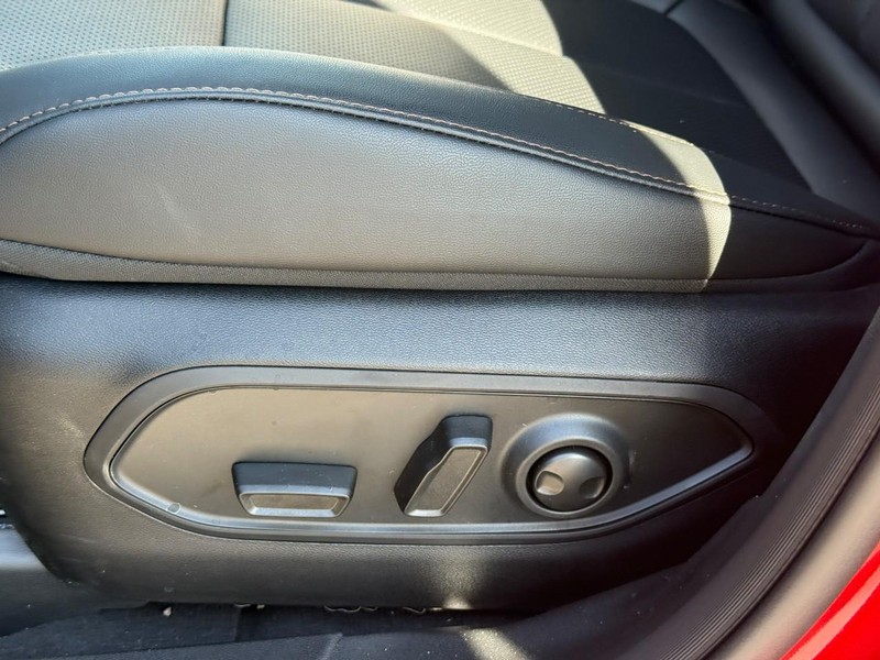 Jeep Cherokee Vehicle Full-screen Gallery Image 13
