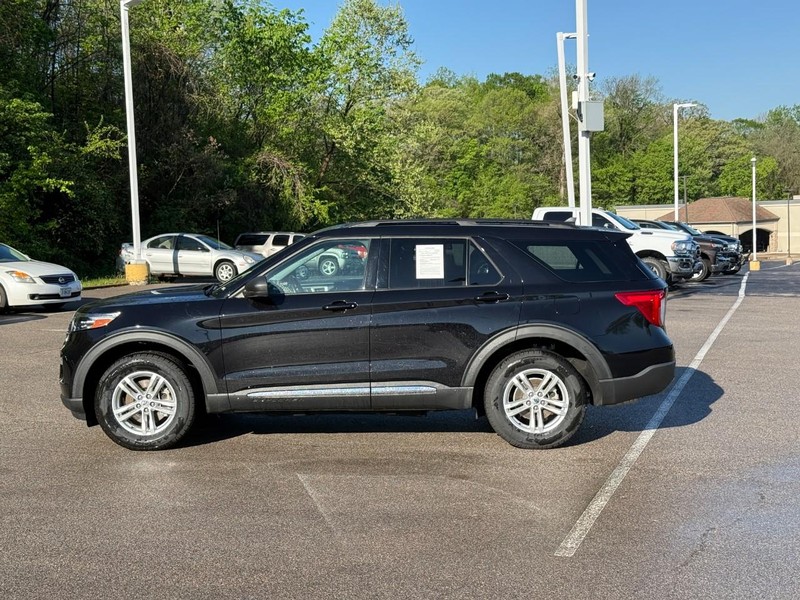 Ford Explorer Vehicle Image 03
