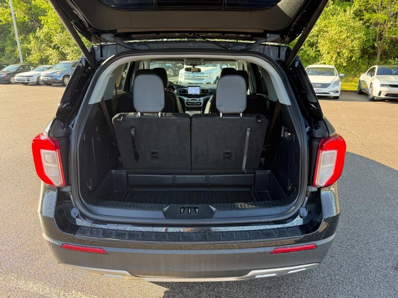 Ford Explorer Vehicle Image 07