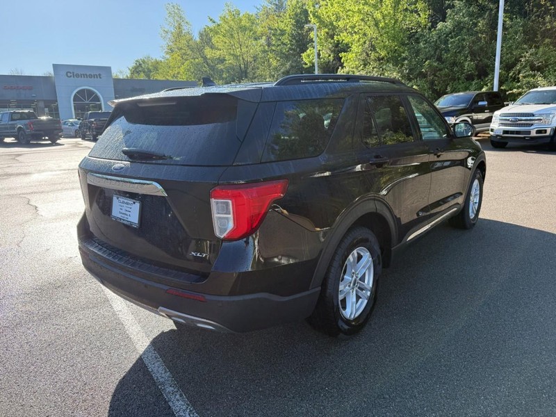 Ford Explorer Vehicle Image 09