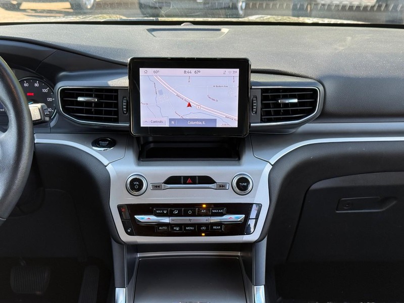 Ford Explorer Vehicle Image 17