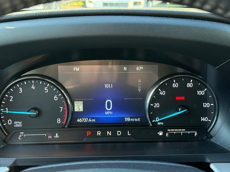 Ford Explorer Vehicle Image 25