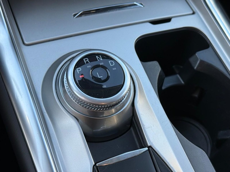 Ford Explorer Vehicle Image 26