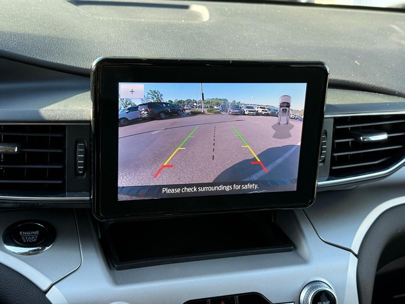 Ford Explorer Vehicle Image 28