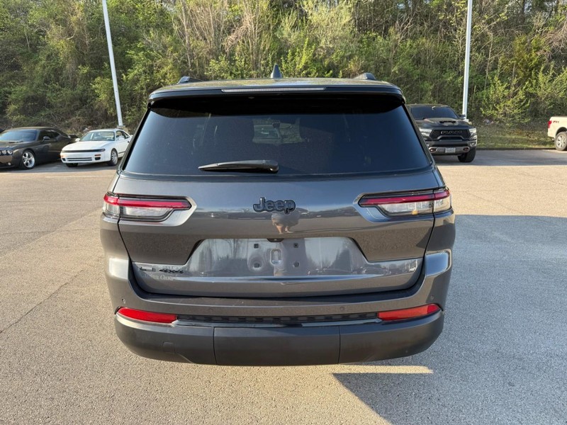 Jeep Grand Cherokee L Vehicle Full-screen Gallery Image 6