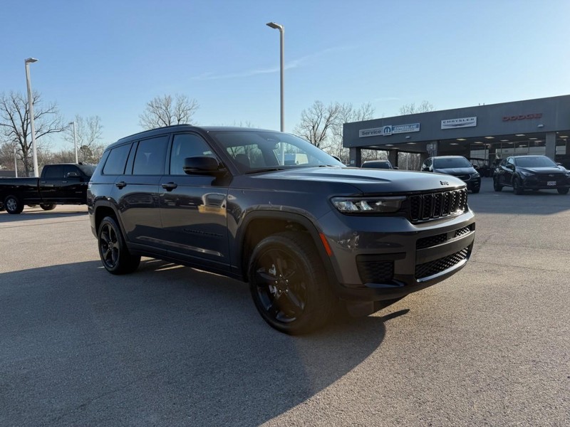 Jeep Grand Cherokee L Vehicle Full-screen Gallery Image 8