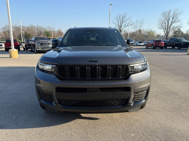 Jeep Grand Cherokee L Vehicle Full-screen Gallery Image 9