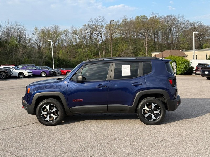 Jeep Renegade Vehicle Image 03