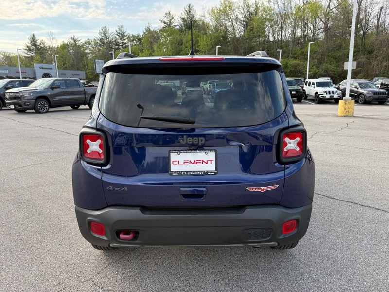 Jeep Renegade Vehicle Image 09