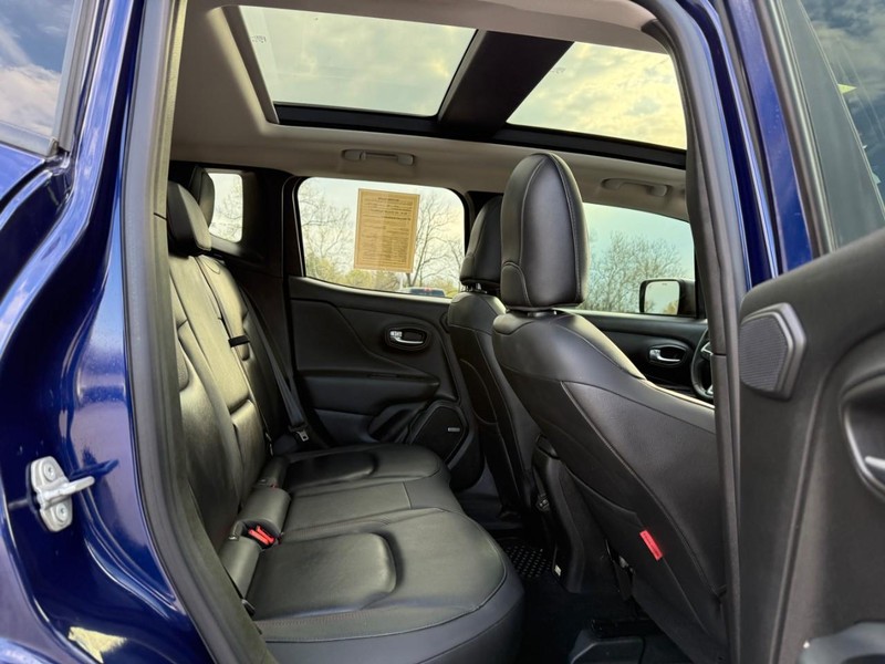 Jeep Renegade Vehicle Image 13