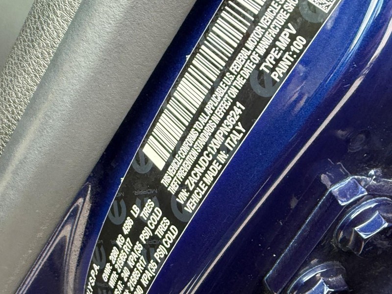 Jeep Renegade Vehicle Image 29