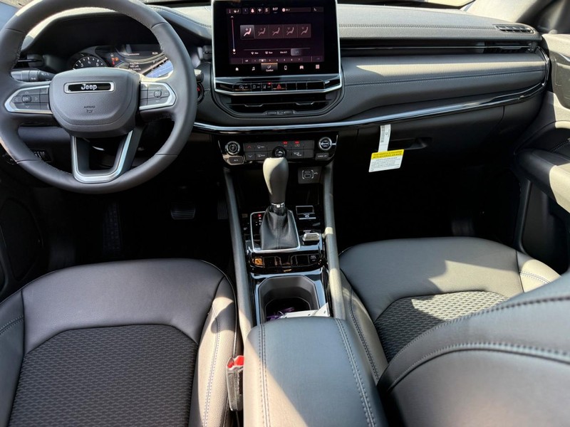 Jeep Compass Vehicle Image 08