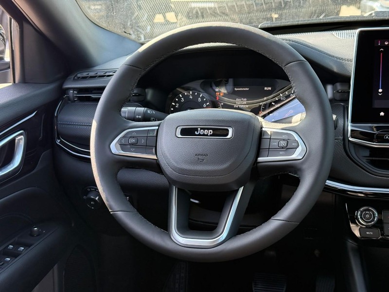 Jeep Compass Vehicle Image 09
