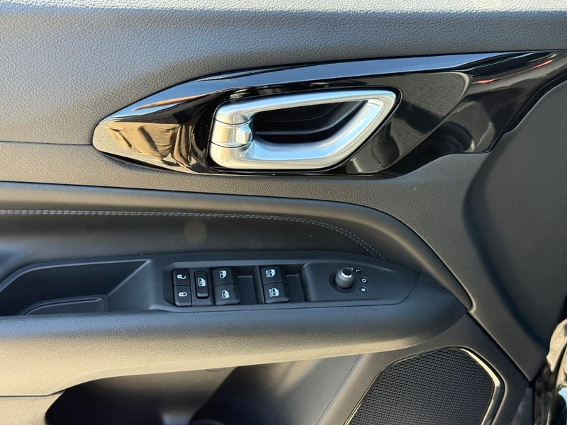 Jeep Compass Vehicle Image 13