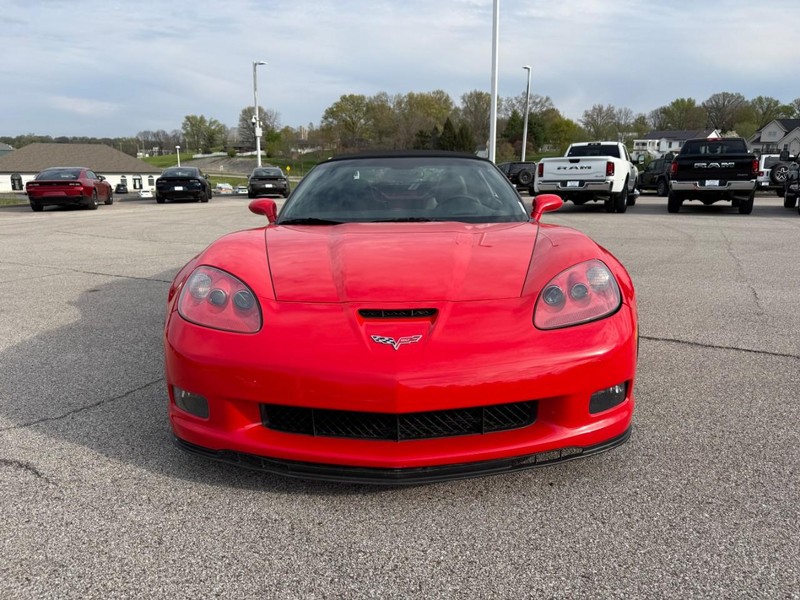 Chevrolet Corvette Vehicle Full-screen Gallery Image 8