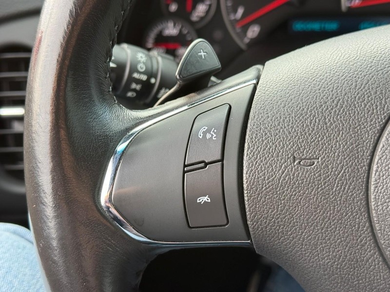 Chevrolet Corvette Vehicle Full-screen Gallery Image 15