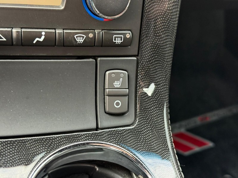 Chevrolet Corvette Vehicle Full-screen Gallery Image 16