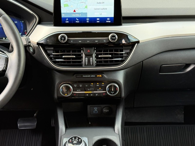 Ford Escape Vehicle Image 17