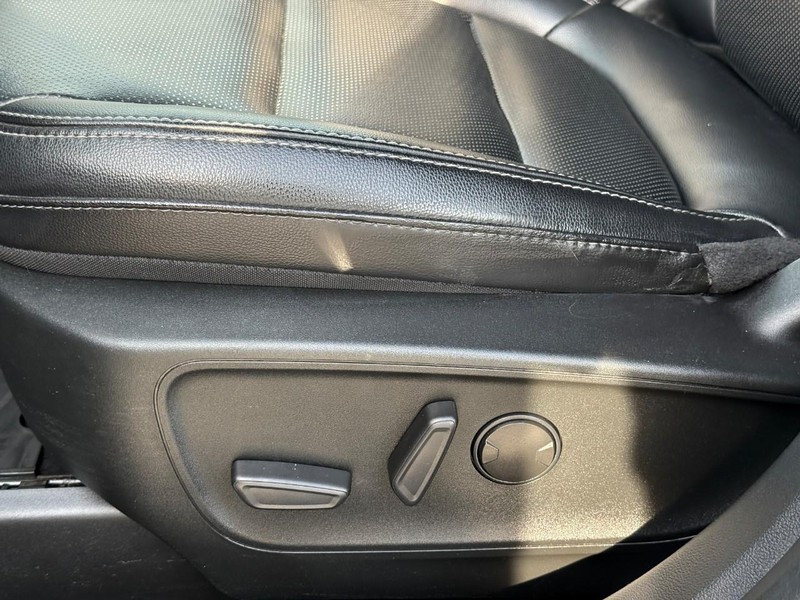 Ford Escape Vehicle Image 22