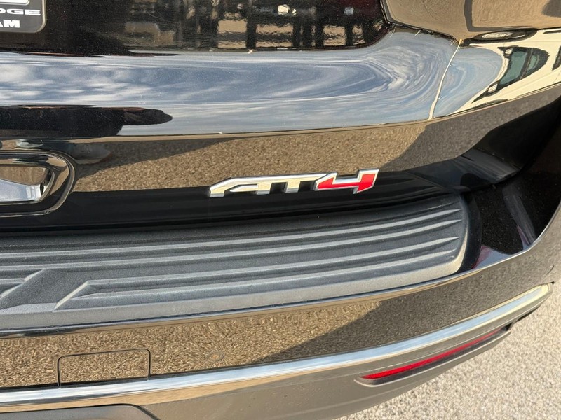 GMC Yukon Vehicle Image 07