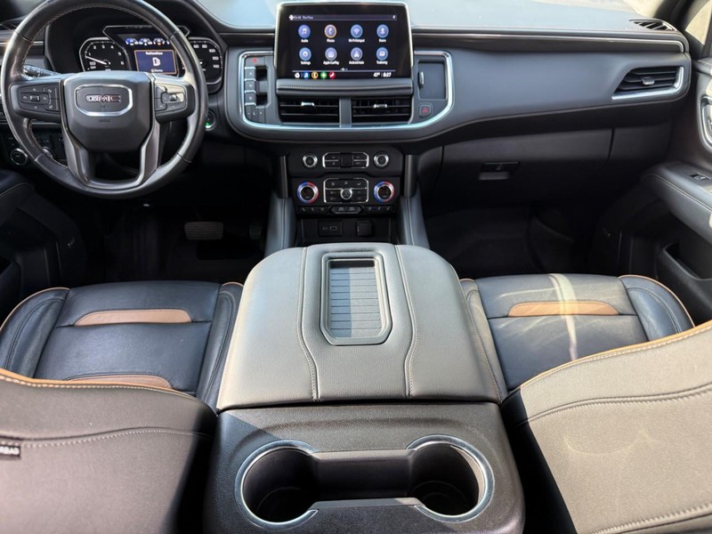 GMC Yukon Vehicle Image 16