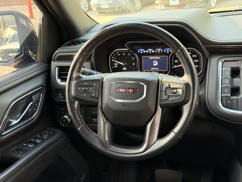 GMC Yukon Vehicle Image 17