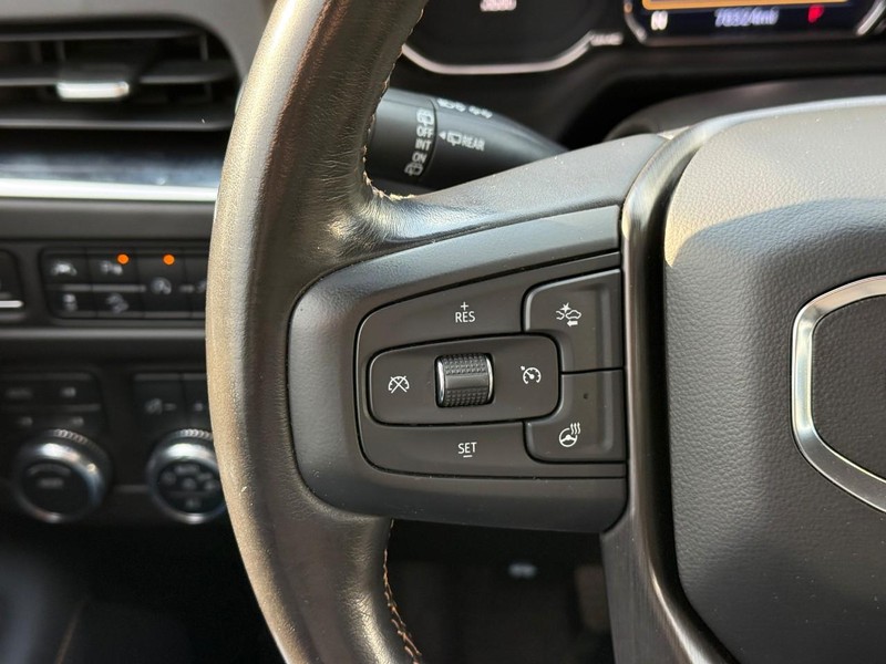 GMC Yukon Vehicle Image 24