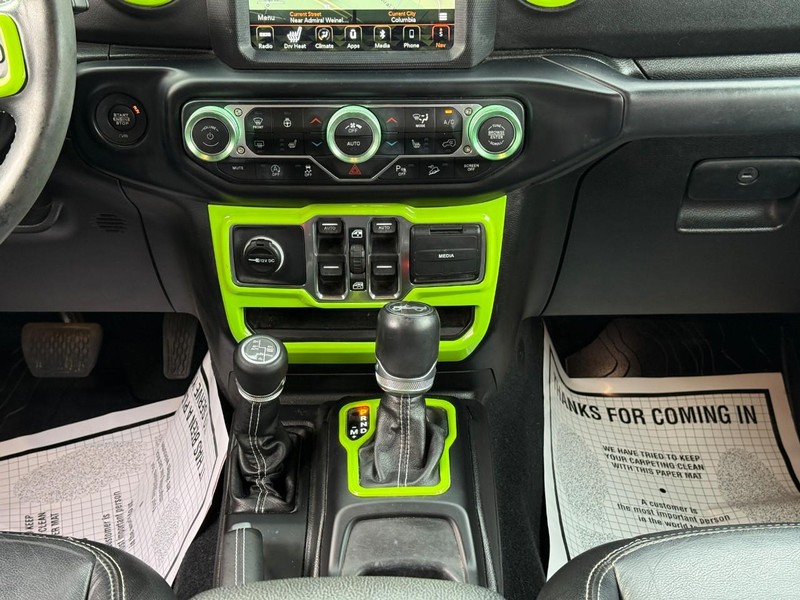 Jeep Wrangler Unlimited Vehicle Full-screen Gallery Image 14