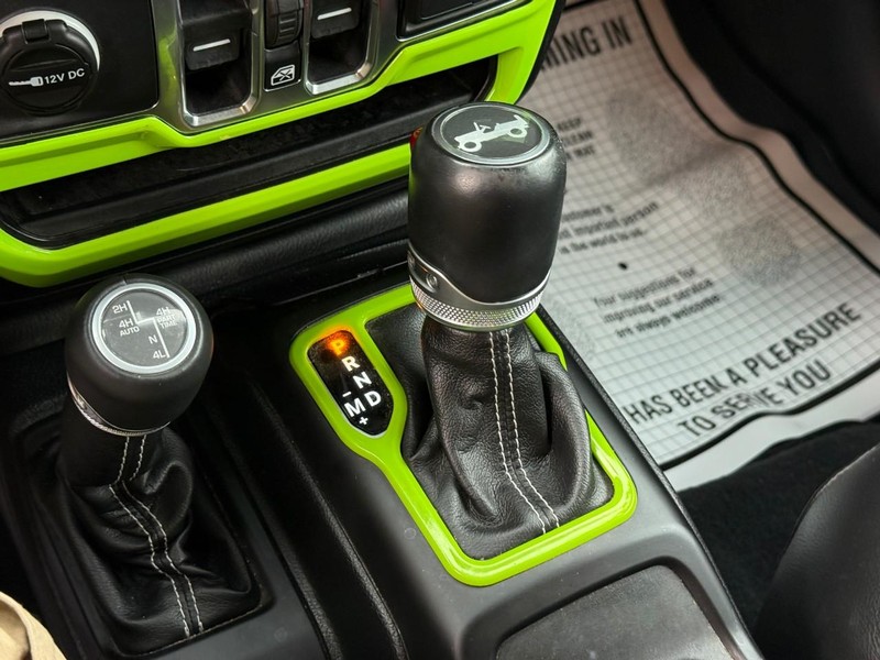 Jeep Wrangler Unlimited Vehicle Full-screen Gallery Image 20