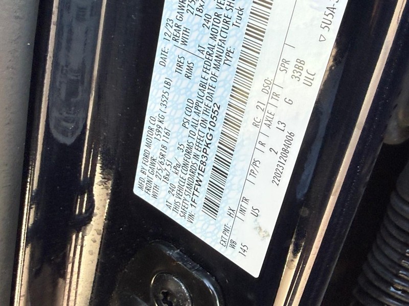 Ford F-150 Vehicle Full-screen Gallery Image 22