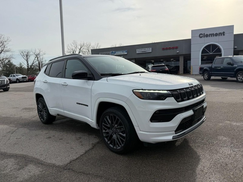Jeep Compass Vehicle Full-screen Gallery Image 8