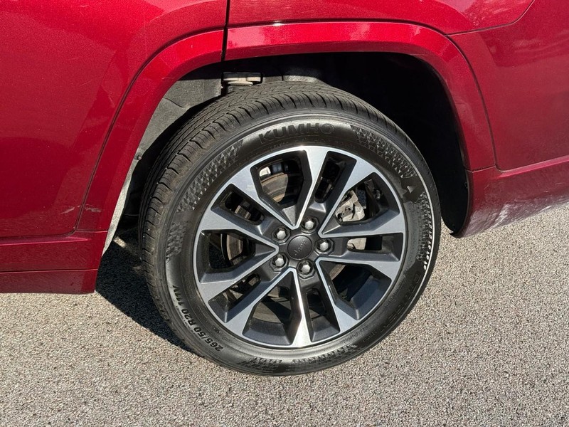 Jeep Grand Cherokee L Vehicle Image 05