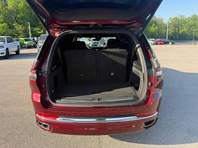 Jeep Grand Cherokee L Vehicle Image 07