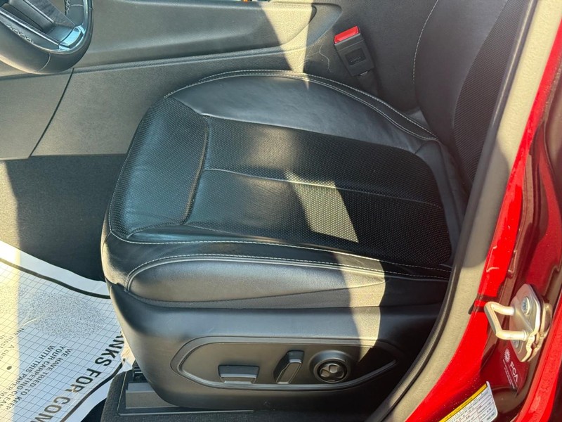 Jeep Grand Cherokee L Vehicle Image 22