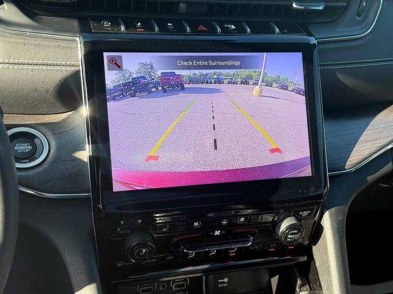 Jeep Grand Cherokee L Vehicle Image 29