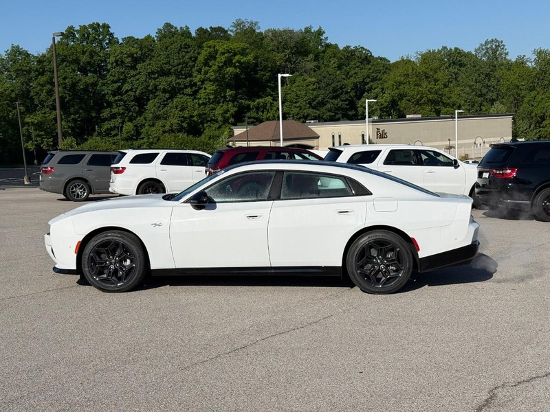 Dodge Charger Vehicle Full-screen Gallery Image 2
