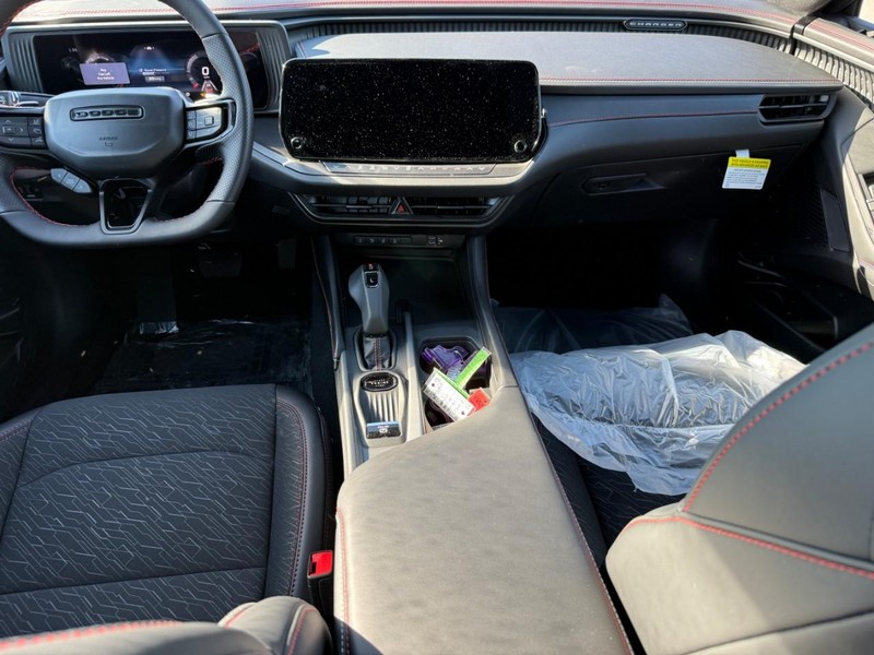 Dodge Charger Vehicle Full-screen Gallery Image 6